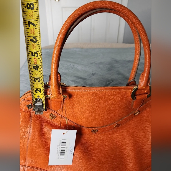 MCM Pre-owned Large Leather Tote - Picture 8 of 12